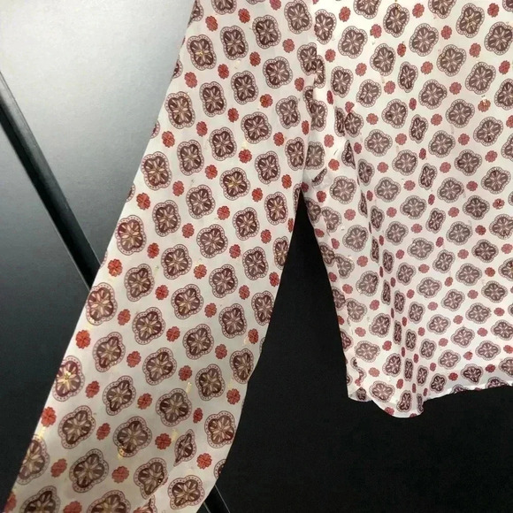 Talbots Medallion Print, lettuce ruffle v-neck tie, metallic threads, lined - Picture 4 of 9